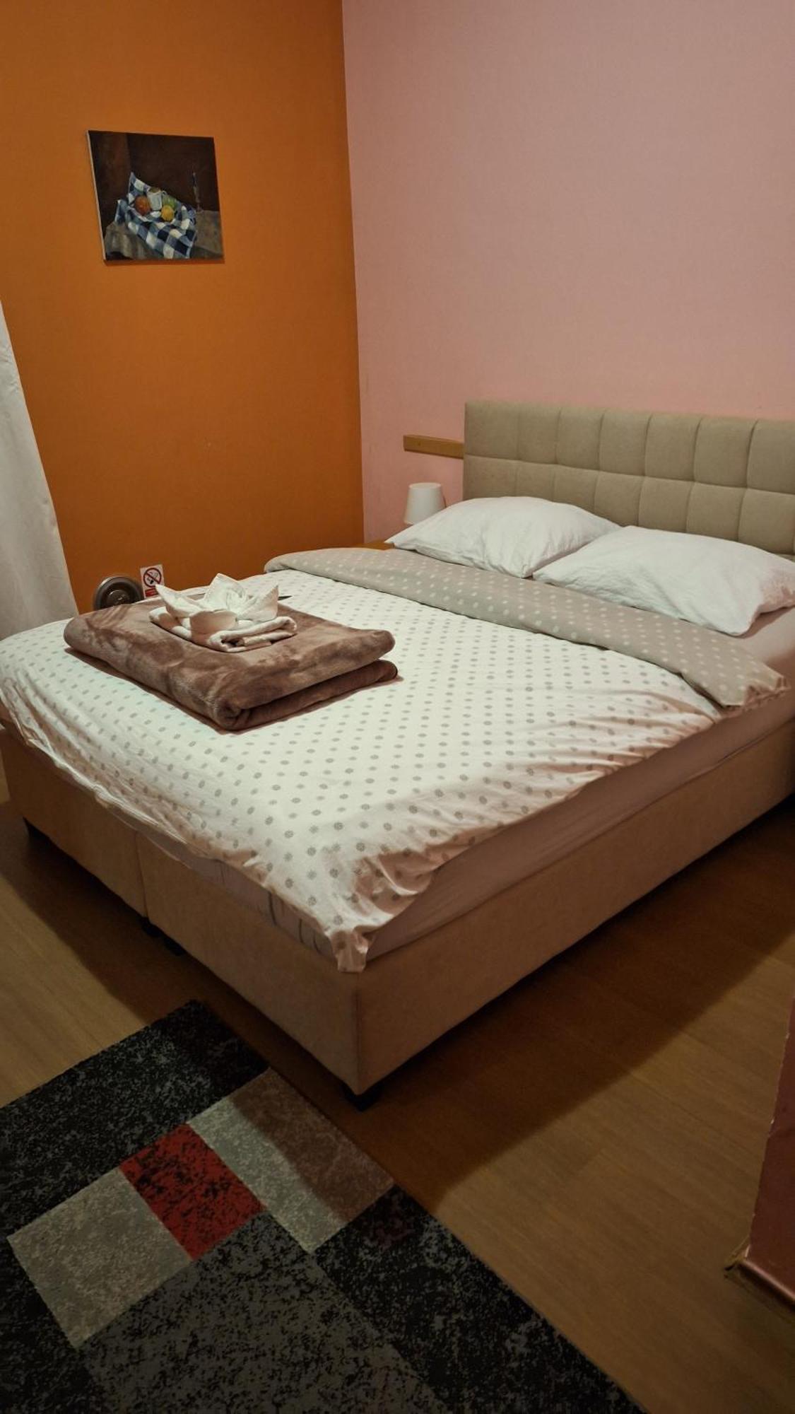 Guest House Sv. Nikola Dugo Selo Ngoại thất bức ảnh