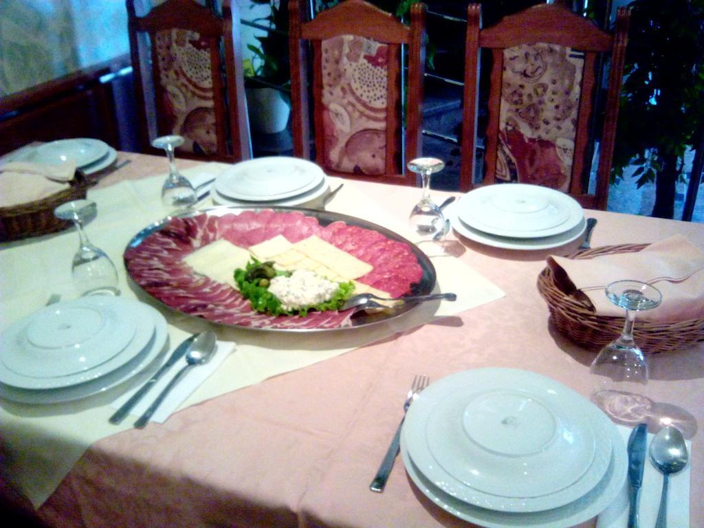 Guest House Sv. Nikola Dugo Selo Ngoại thất bức ảnh