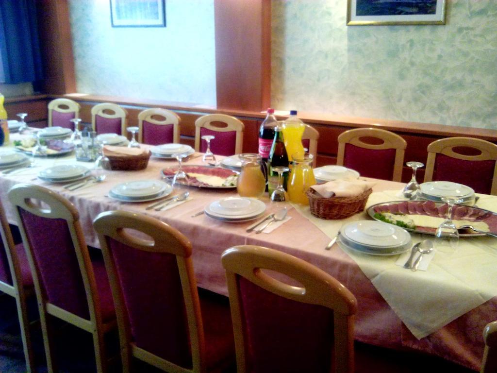 Guest House Sv. Nikola Dugo Selo Ngoại thất bức ảnh