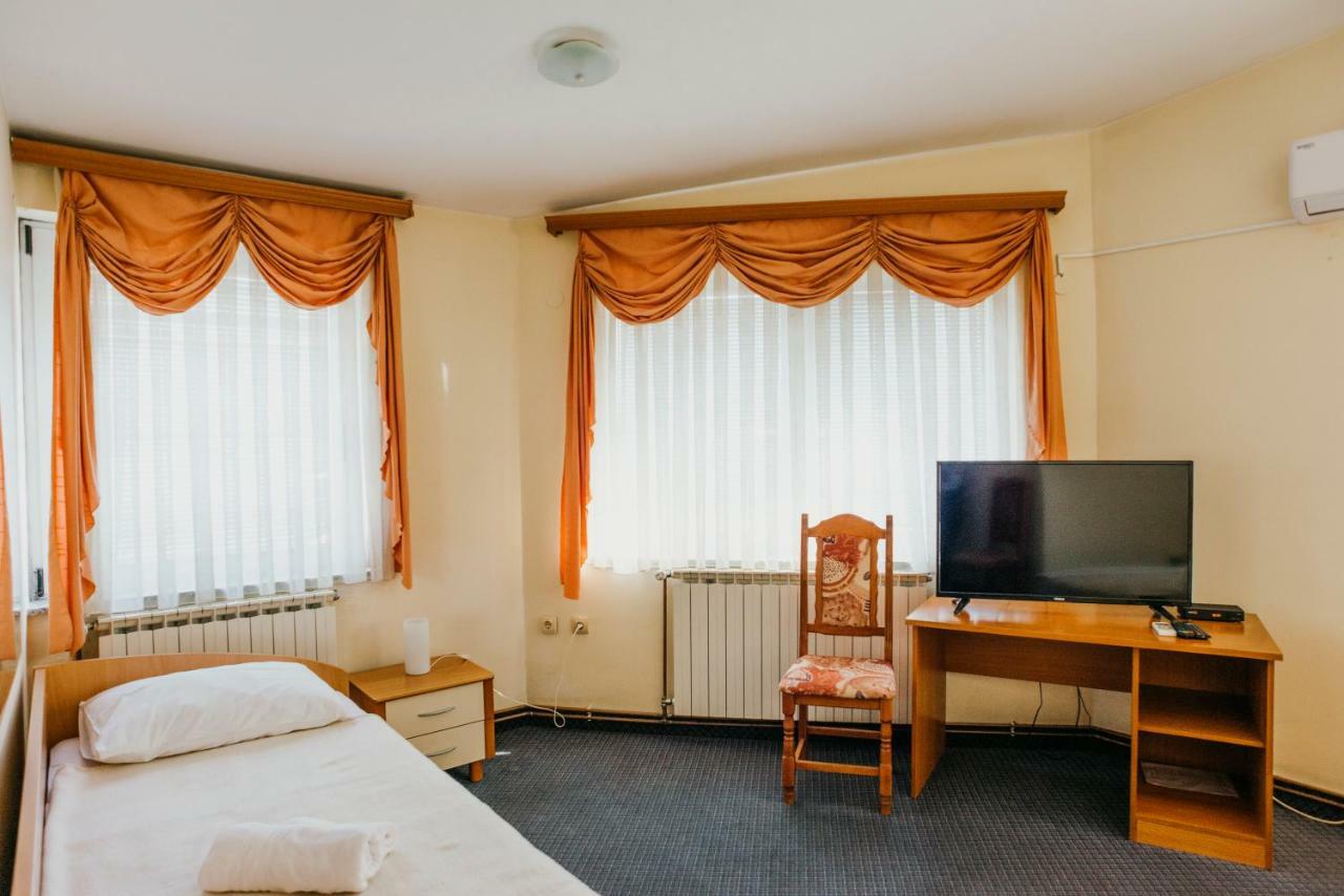 Guest House Sv. Nikola Dugo Selo Ngoại thất bức ảnh