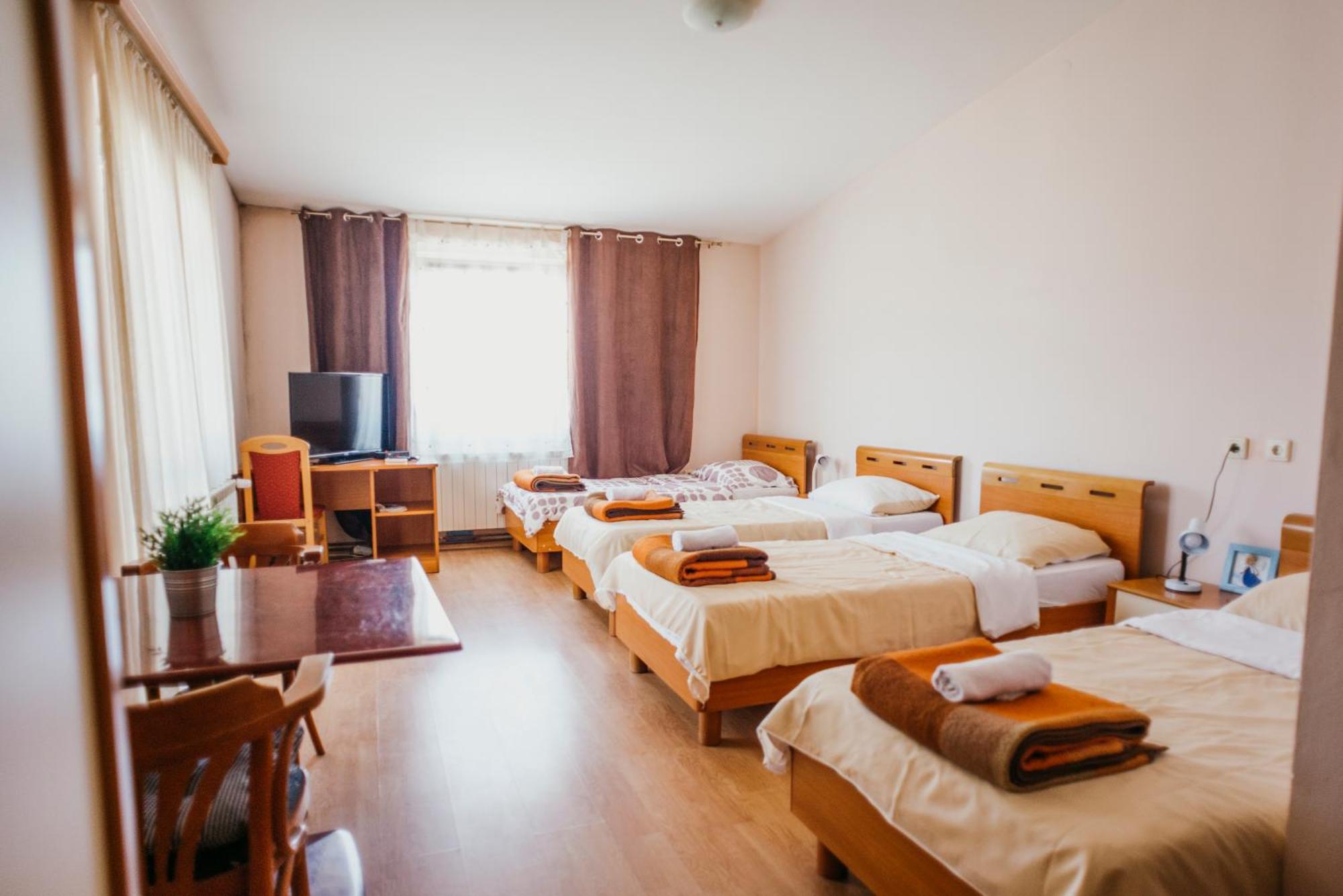 Guest House Sv. Nikola Dugo Selo Ngoại thất bức ảnh