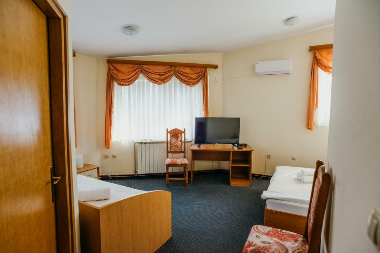 Guest House Sv. Nikola Dugo Selo Ngoại thất bức ảnh