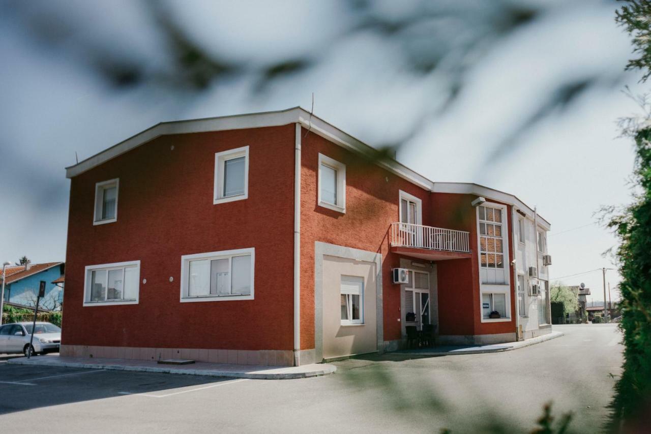Guest House Sv. Nikola Dugo Selo Ngoại thất bức ảnh